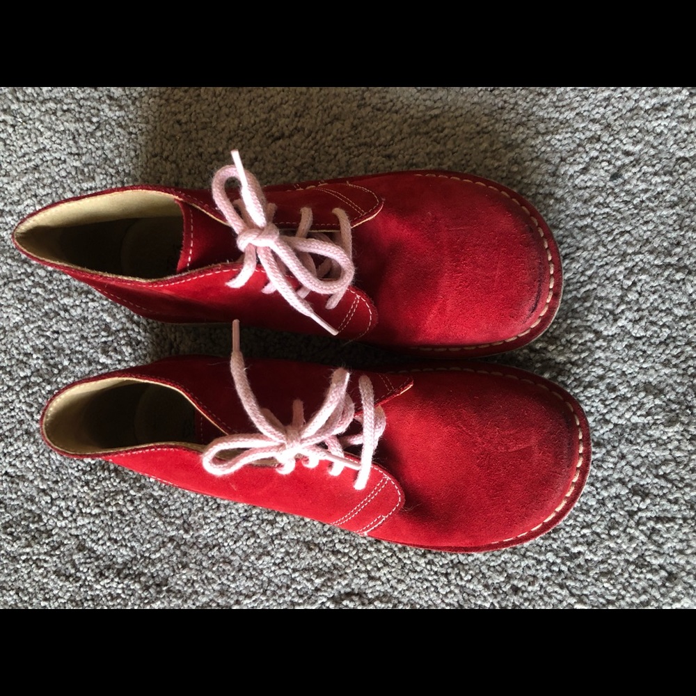 Mini Boden Red suede shoes , pink laces